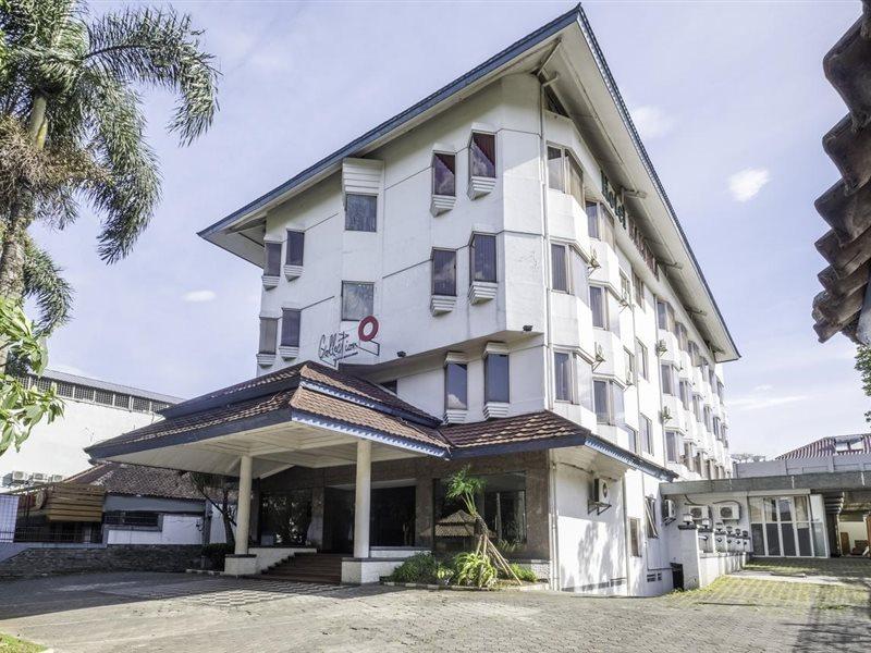Collection O 25 Hotel Baltika Bandung Buitenkant foto